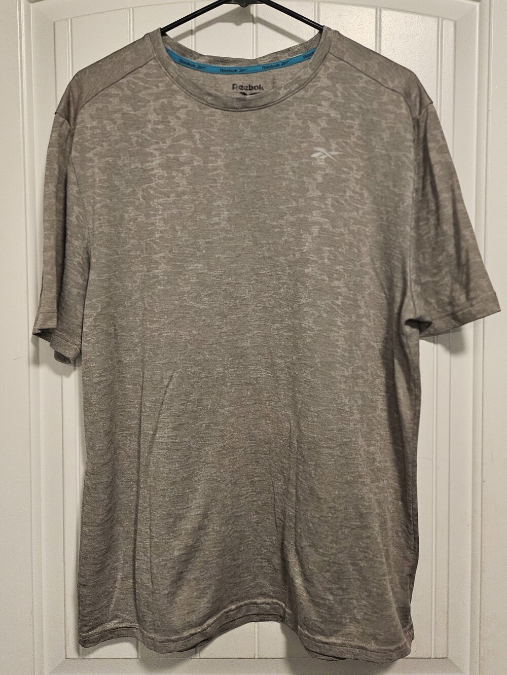 Reebok Men’s Heathered Gray Short-Sleeve Performance Tee